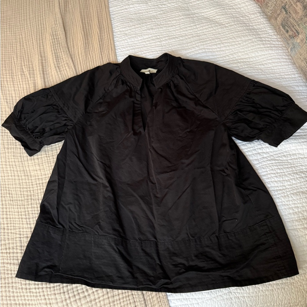 Tuckernuck Black Casual Button Down Shirt with Puff Sleeves